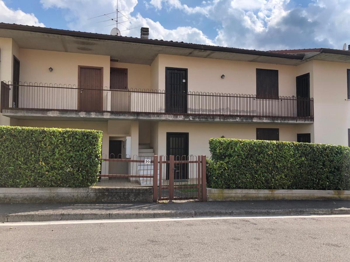 Appartamento Con Piscina A Lazise Exteriör bild
