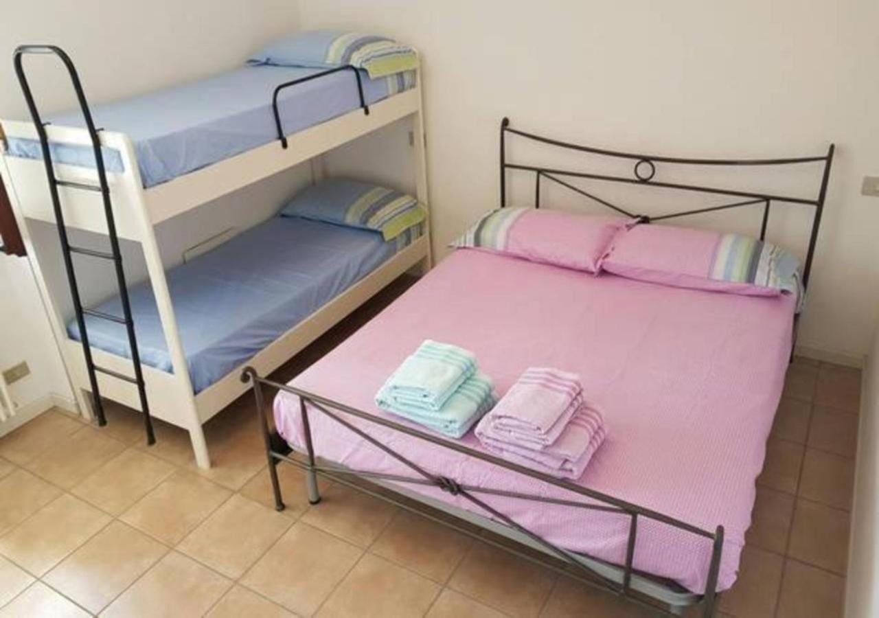 Appartamento Con Piscina A Lazise Exteriör bild