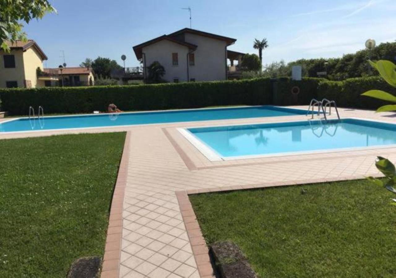 Appartamento Con Piscina A Lazise Exteriör bild